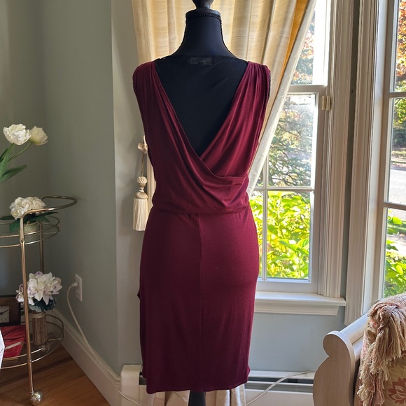 Robert Rodriguez Lightweight Stretch Faux Wrap Sleeveless Dress in Wine - Picture 4 of 5